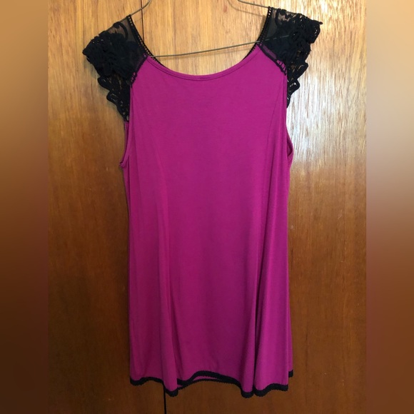 Fuscia tunic tank with black lace sheer detail - Picture 2 of 4